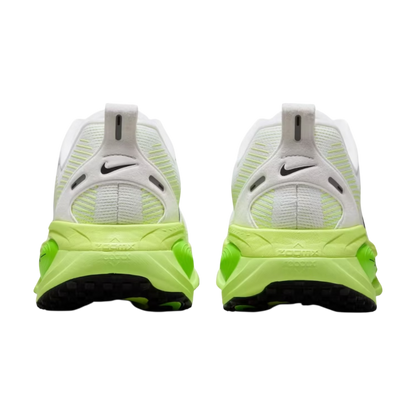 حذاء نايكي فوميرو 18 "أخضر كهربائي"