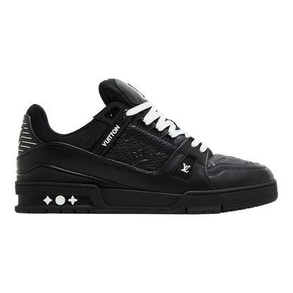 حذاء رياضي من لويس فويتون بنقشة المونوغرام البارزة باللون الأسود