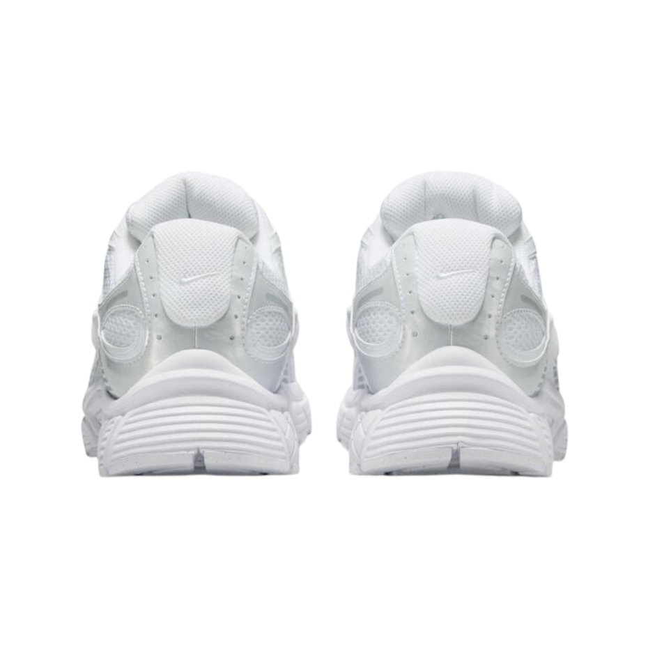 حذاء نايكي V5 RNR أبيض