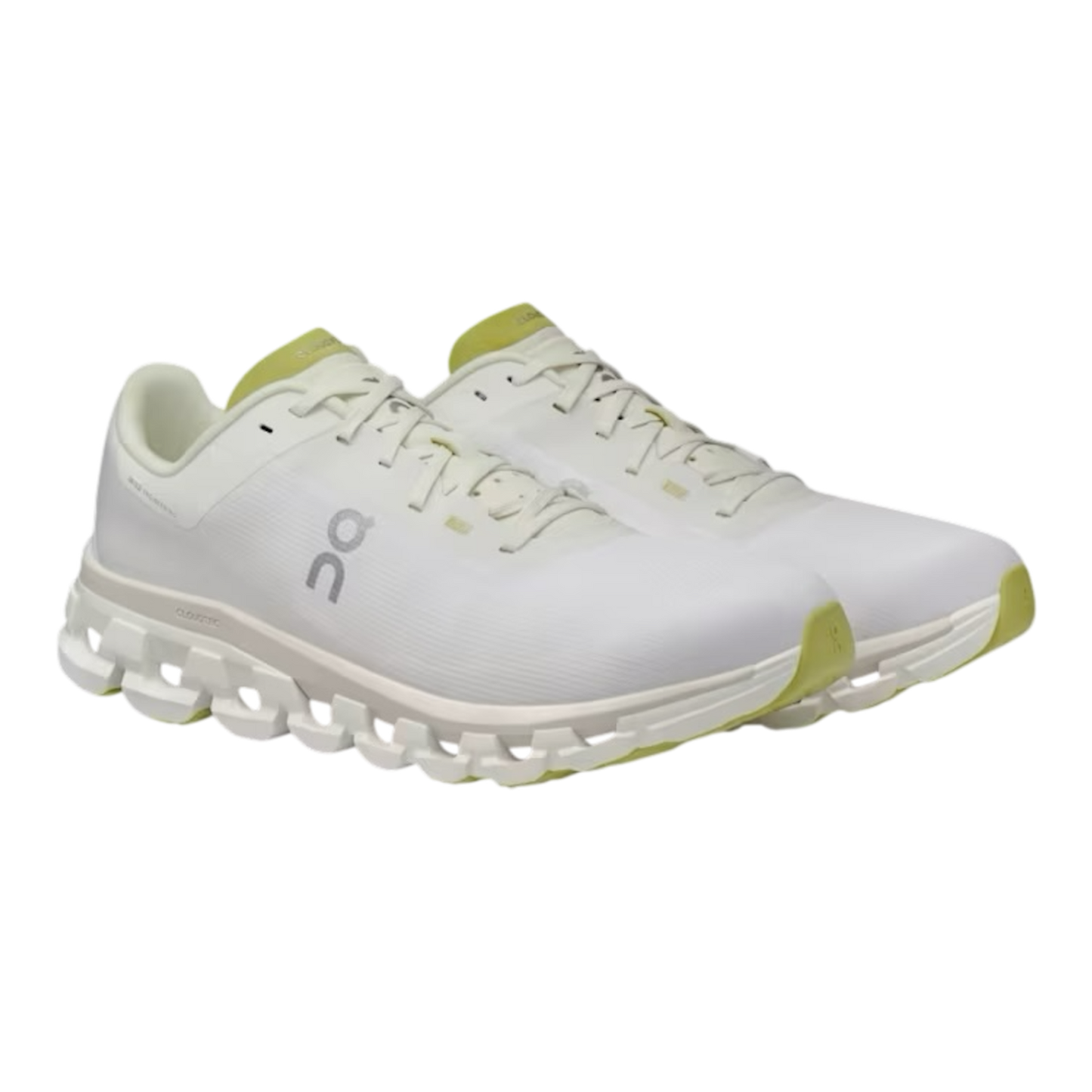 ON Cloudflow 4 ‘White/Sand’